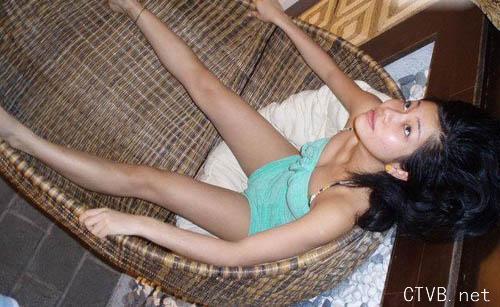 美腿走光 - 全程实拍一群富婆洗泡泡浴 - 7.jpg