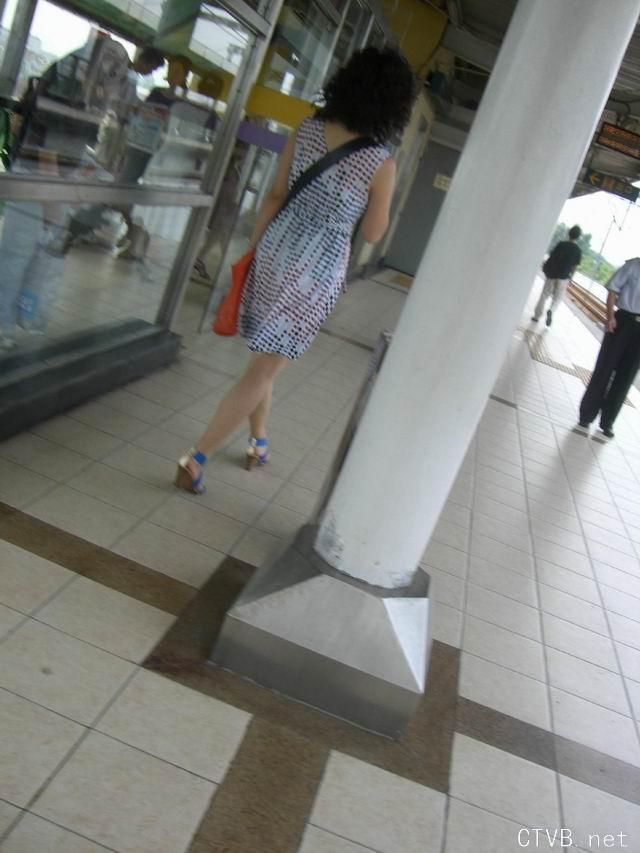 美腿走光 - 美女下体走光,偷拍美女下体 - 4.jpg