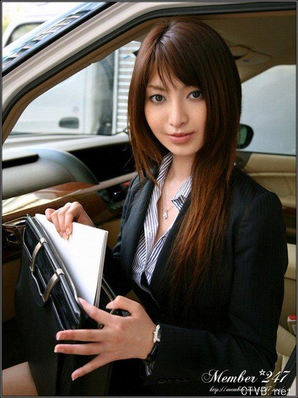 美腿走光 - 售车OL小姐服务态度不一般 - 13.jpg