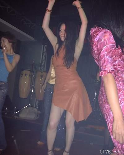 美腿走光 - 上海夜店偷拍 - 4.jpg