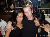 美腿走光 - 上海夜店偷拍 - 3.jpg