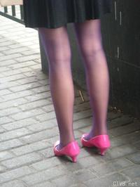 美腿走光 - 雨天跟拍街头超薄紫丝超惹火身材 - 5.jpg