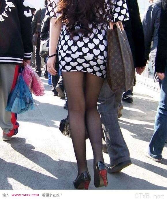 美腿走光 - 街头拍摄经典黑丝袜美女 - 3.jpg