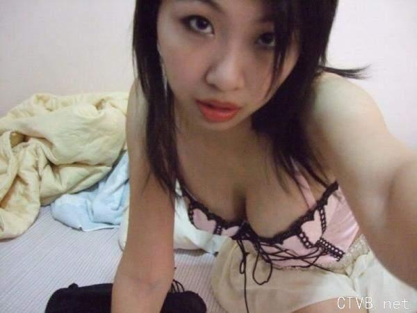 美腿走光 - 破解相冊的少婦低胸自拍讓人噴血 - 8.jpg