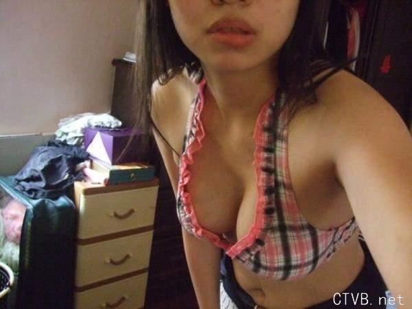 美腿走光 - 破解相冊的少婦低胸自拍讓人噴血 - 9.jpg