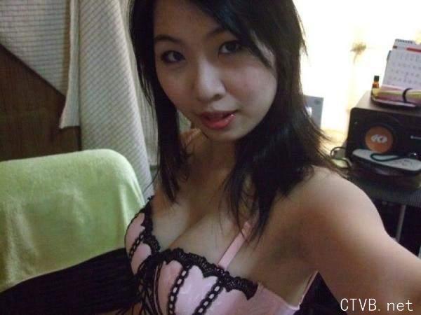 美腿走光 - 破解相冊的少婦低胸自拍讓人噴血 - 6.jpg