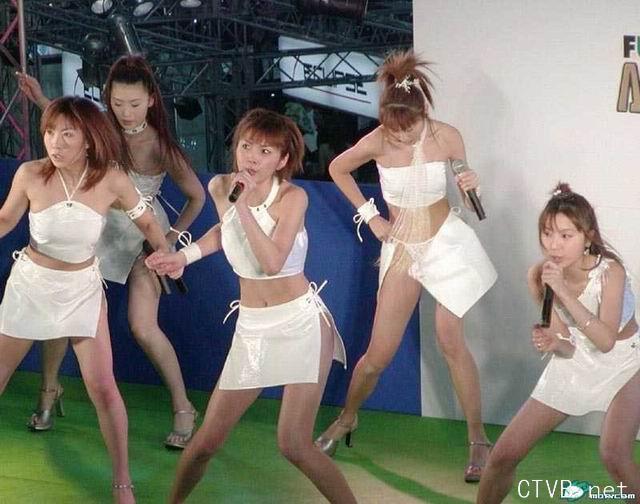 美腿走光 - bbs最全走光偷拍照 - 2.jpg