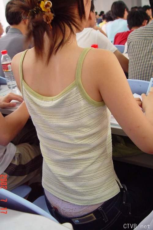 美腿走光 - bbs最全走光偷拍照 - 19.jpg