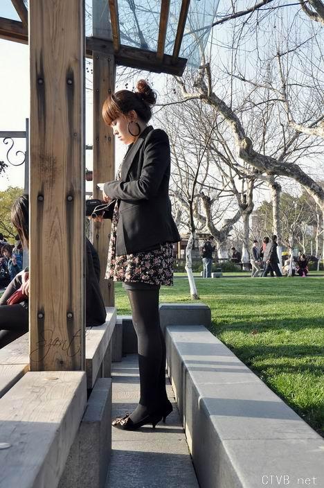 美腿走光 - 冬日时尚黑丝 - 2.jpg