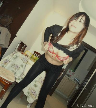 美腿走光 - 自拍同居半年的女友自拍 - 9.jpg