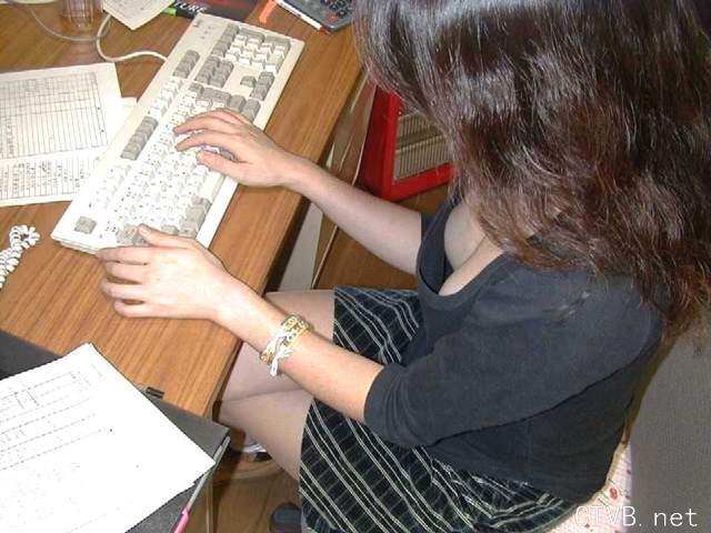 美腿走光 - 偷拍美女走光,美女走光偷拍 - 17.jpg