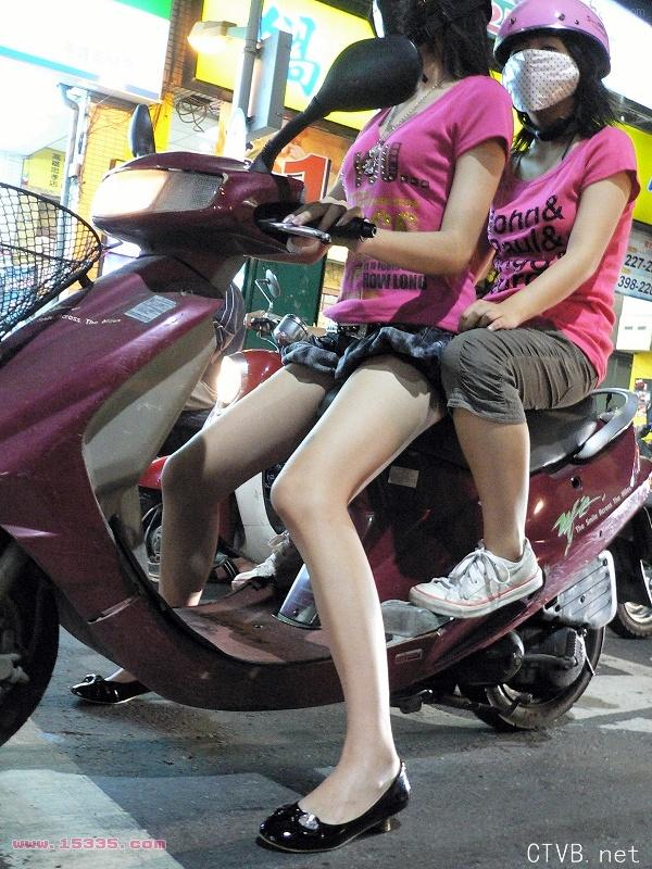 美腿走光 - 夜间上班的mm们，穿得真性感 - 6.jpg