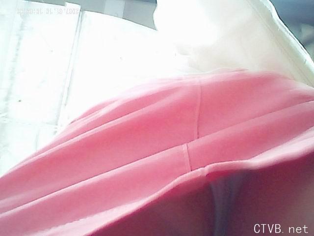 美腿走光 - 公共场所尾随跟拍女人小內褲 - 24.jpg