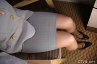 美腿走光 - 空姐穿肉色丝袜展示全过程 - 11.jpg
