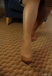 美腿走光 - 空姐穿肉色丝袜展示全过程 - 15.jpg