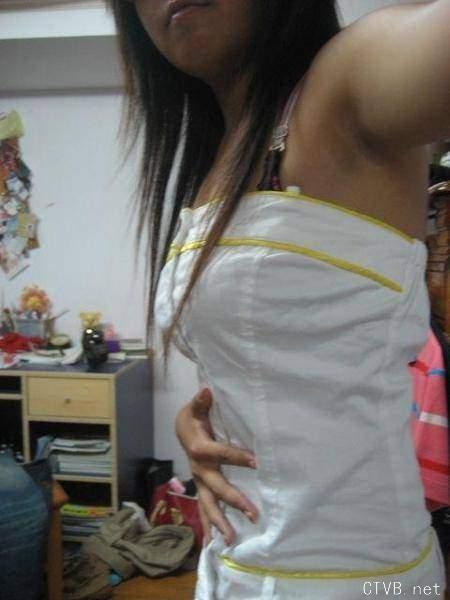 美腿走光 - 年青阿姨自拍 - 7.jpg