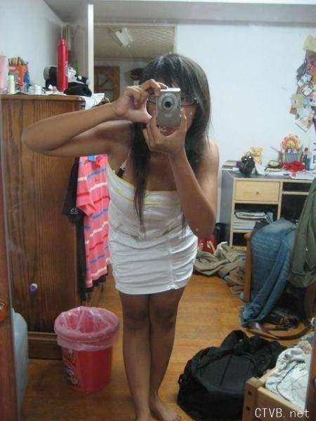 美腿走光 - 年青阿姨自拍 - 5.jpg