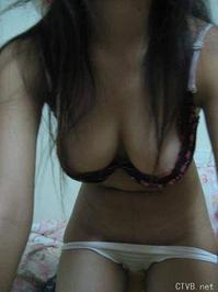 美腿走光 - 年青阿姨自拍 - 3.jpg