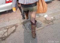 美腿走光 - 袜子都破了也能穿着上街 - 8.jpg