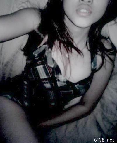 美腿走光 - 90后非主流美女的自拍诱惑 - 10.jpg