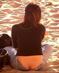 美腿走光 - 偷拍透明丁字裤 - 8.jpg