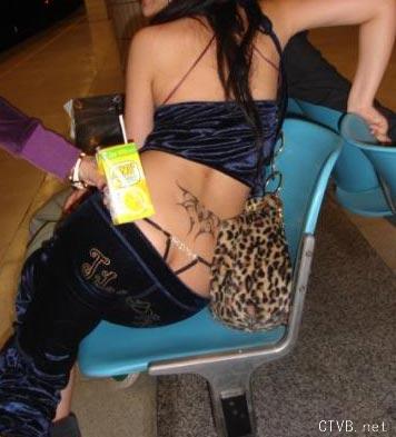 美腿走光 - 偷拍透明丁字裤 - 11.jpg