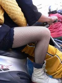 美腿走光 - 街拍骑车的黑丝MM - 7.jpg