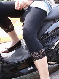 美腿走光 - 街拍骑车的黑丝MM - 9.jpg