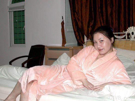 美腿走光 - 最风骚的大奶熟女阿姨自拍 - 9.jpg