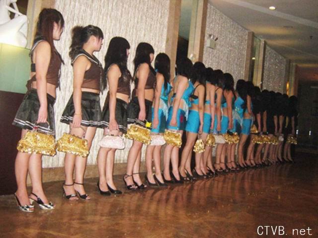 美腿走光 - 東莞某桑拿内部培訓小姐招式的照片外洩 - 5.jpg