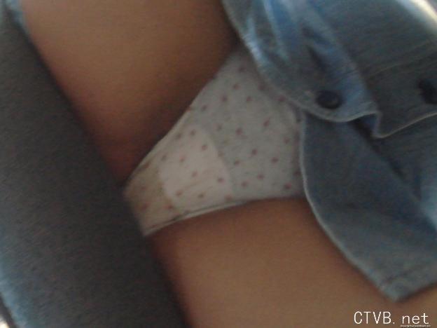 美腿走光 - 大家来看看这个女人是不是故意的 - 8.jpg