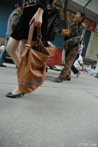 美腿走光 - 肉丝女买水果穿透明内裤超刺激 - 5.jpg