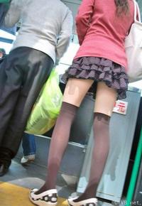 美腿走光 - 等公交时拍到的丝袜MM - 5.jpg