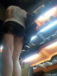 美腿走光 - 漂亮MM買衣服偷拍 - 4.jpg