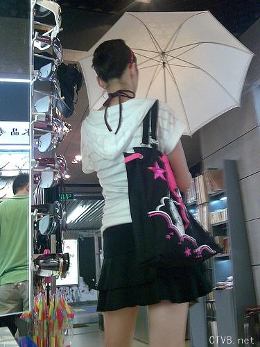 美腿走光 - 漂亮MM買衣服偷拍 - 9.jpg