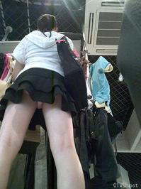 美腿走光 - 漂亮MM買衣服偷拍 - 8.jpg
