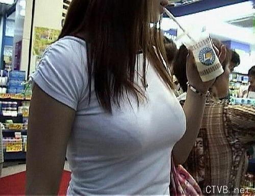 美腿走光 - 衣服都快撑爆了 - 1.jpg