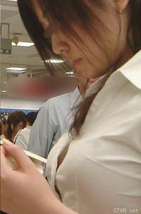 美腿走光 - 衣服都快撑爆了 - 11.jpg