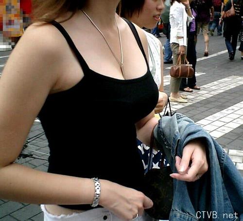 美腿走光 - 衣服都快撑爆了 - 4.jpg