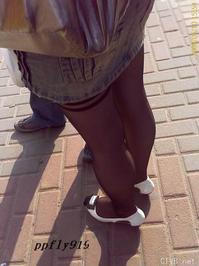 美腿走光 - 偷拍超短牛仔裙少妇 - 5.jpg