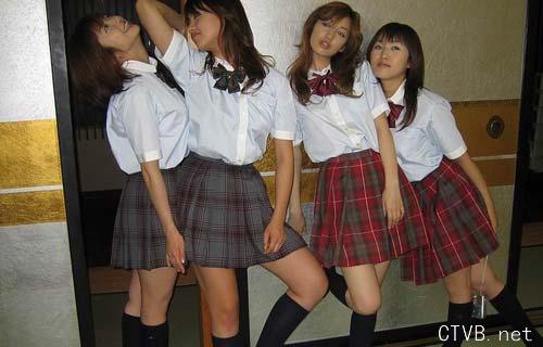 美腿走光 - 跟拍日本女_优培训全过程 - 16.jpg