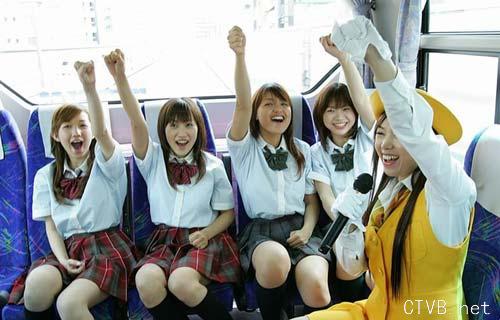 美腿走光 - 跟拍日本女_优培训全过程 - 11.jpg