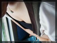 美腿走光 - 旅遊回來路上，女孩車上困了 - 1.jpg