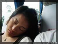 美腿走光 - 旅遊回來路上，女孩車上困了 - 15.jpg