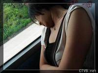 美腿走光 - 旅遊回來路上，女孩車上困了 - 13.jpg