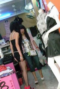 美腿走光 - 街拍黑丝网袜超短裙吊带小女生 - 10.jpg