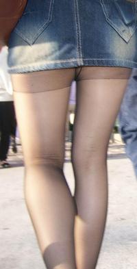 美腿走光 - 尾随偷拍，小女生够时尚的 - 8.jpg