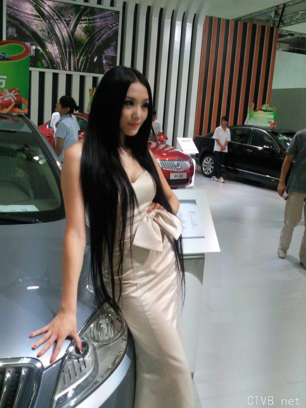 美腿车模 - 美人鱼式的车模更迷人 - 3.jpg