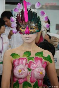 美腿车模 - 南京汽车展人体彩绘 - 3.jpg