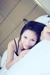 美腿车模 - 美女车模小乔黑色吊带丝袜诱惑 - 12.jpg